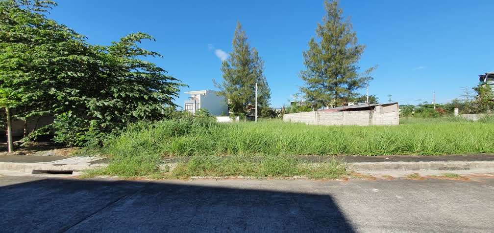GREENWOODS EXECUTIVE TAYTAY — photo 2 of 3