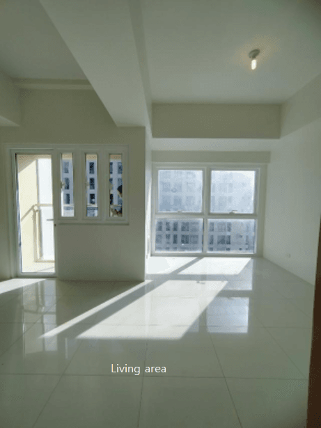 RARE VACANT 3BR  CORNER UNIT IN BGC — photo 1 of 3